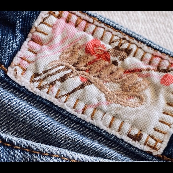 2 PAIR DESIGNER JEANS & TOP 
SIWY & BEBE 
SIze 28 Top size medium - Picture 3 of 9